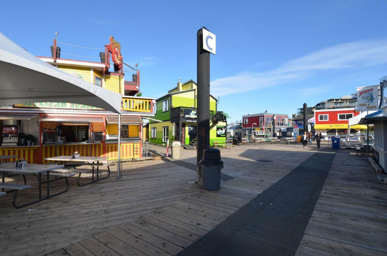 A Float Home B&B In Fisherman'S Wharf Bed & Breakfast Victoria
